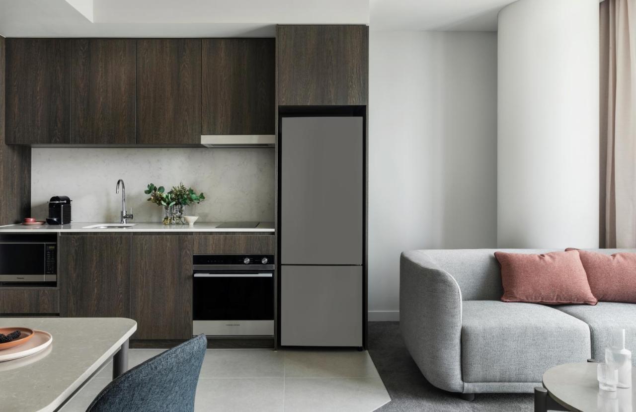 الشقق الفندقية Oakwood Premier ملبورن المظهر الخارجي الصورة A bottom freezer refrigerator