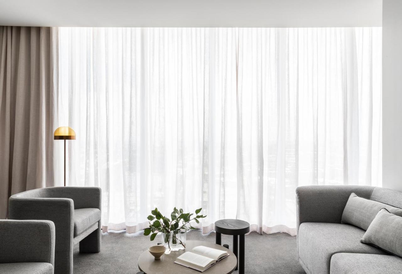 الشقق الفندقية Oakwood Premier ملبورن المظهر الخارجي الصورة A living room with sheer curtains